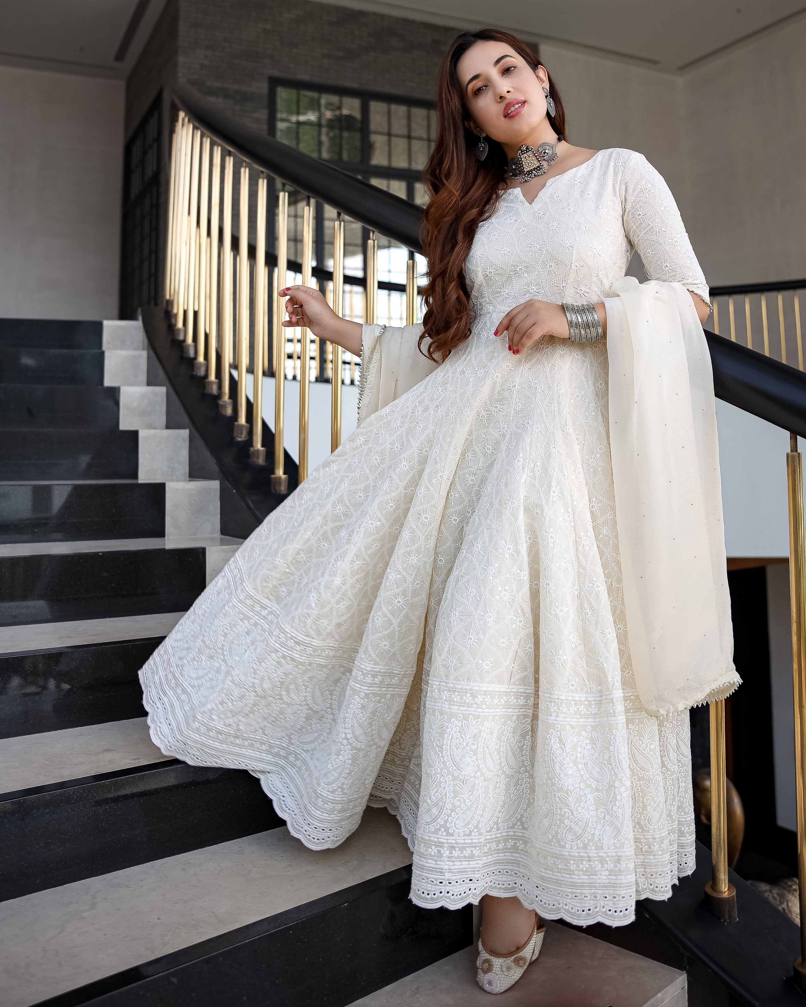 Elegant Off-White Kalidaar Cotton Kurta With Embroidery
