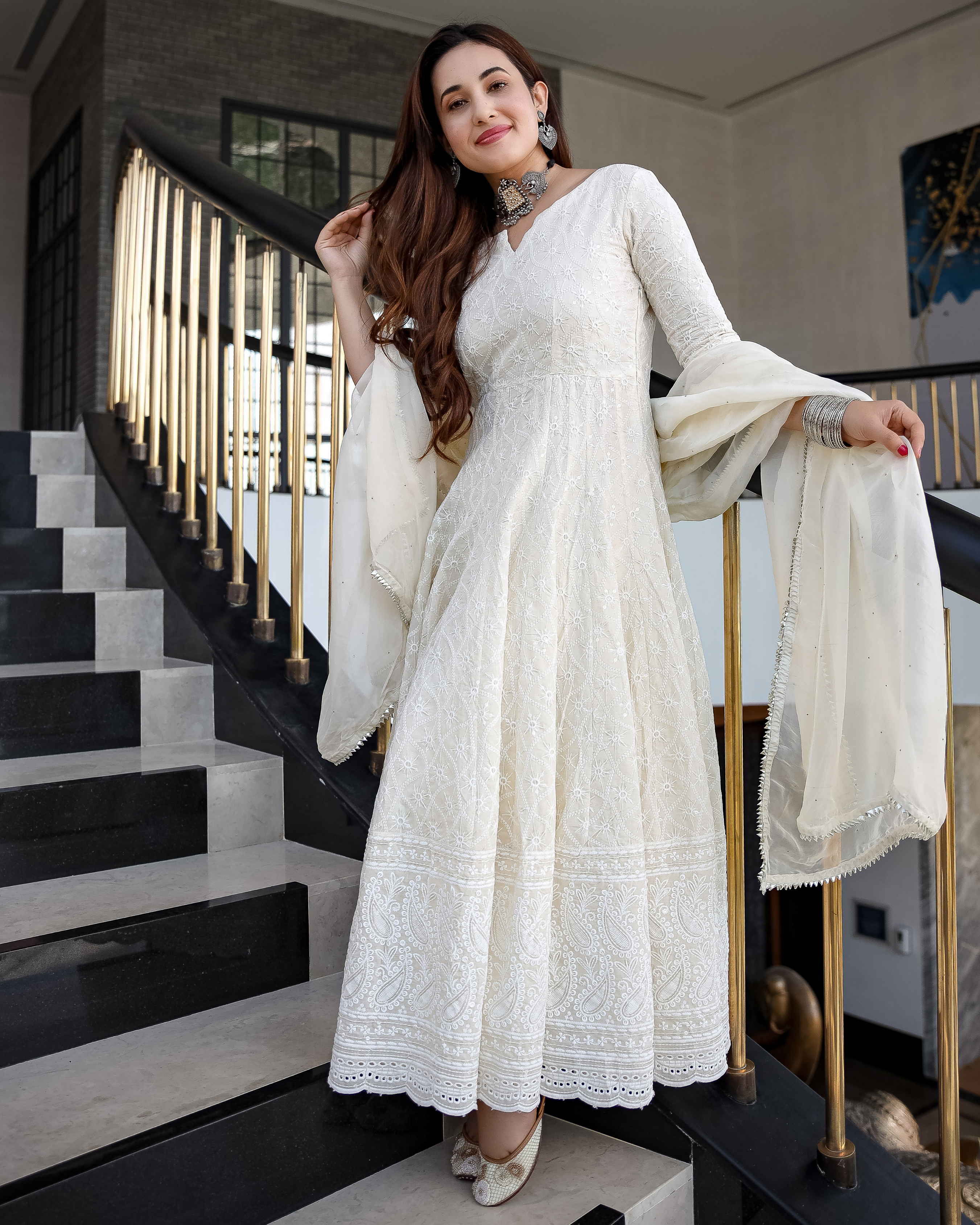 Elegant Off-White Kalidaar Cotton Kurta With Embroidery