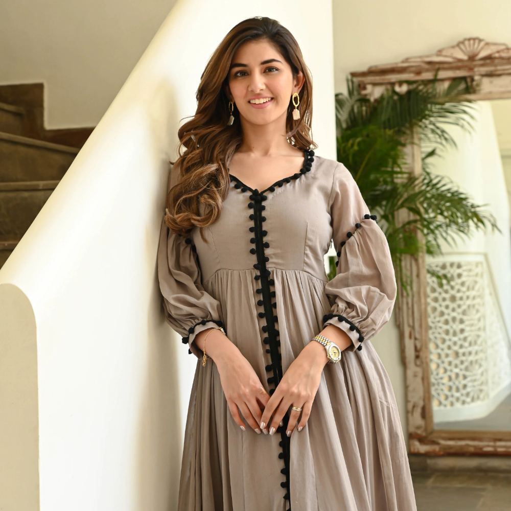 Elegant Brown Rayon Flared Gown with Lacework Detailing