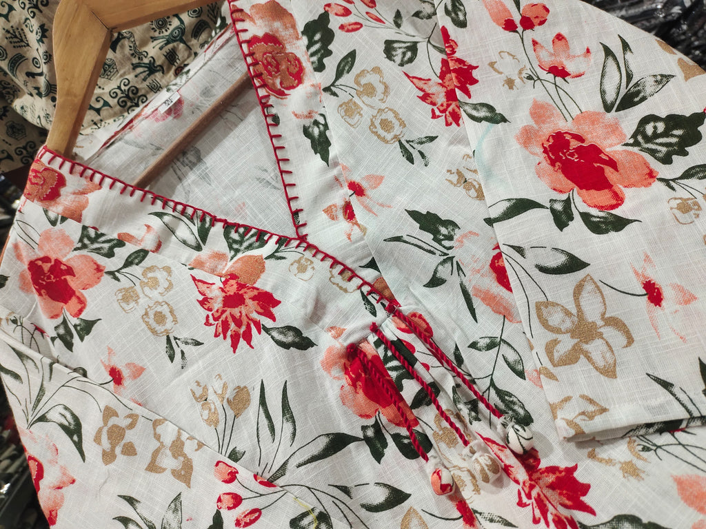 Floral Flared Kurta Set with Pocket & Katha Handwork (Cotton Slub)