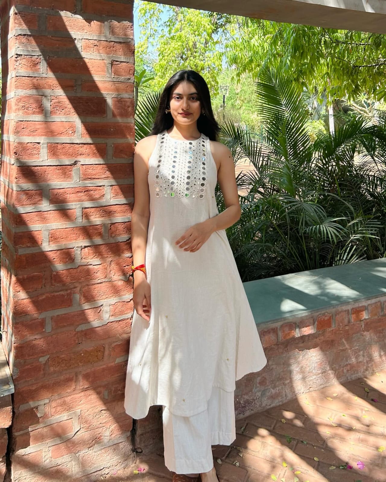 Off-White Sleeveless Abhla Bharat Kurti
