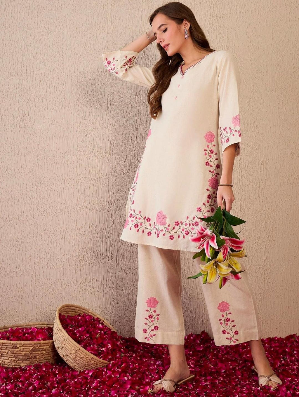 Cream Kurta Set with Pink Side Embroidery