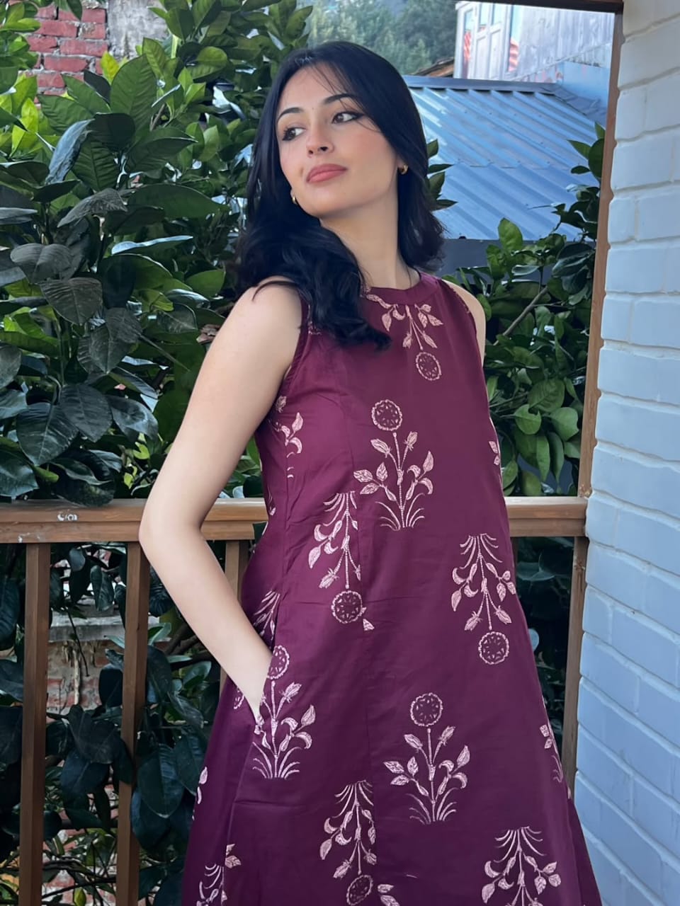 Deep Wine Sleeveless Kurta & Straight Pant Set with Floral Print