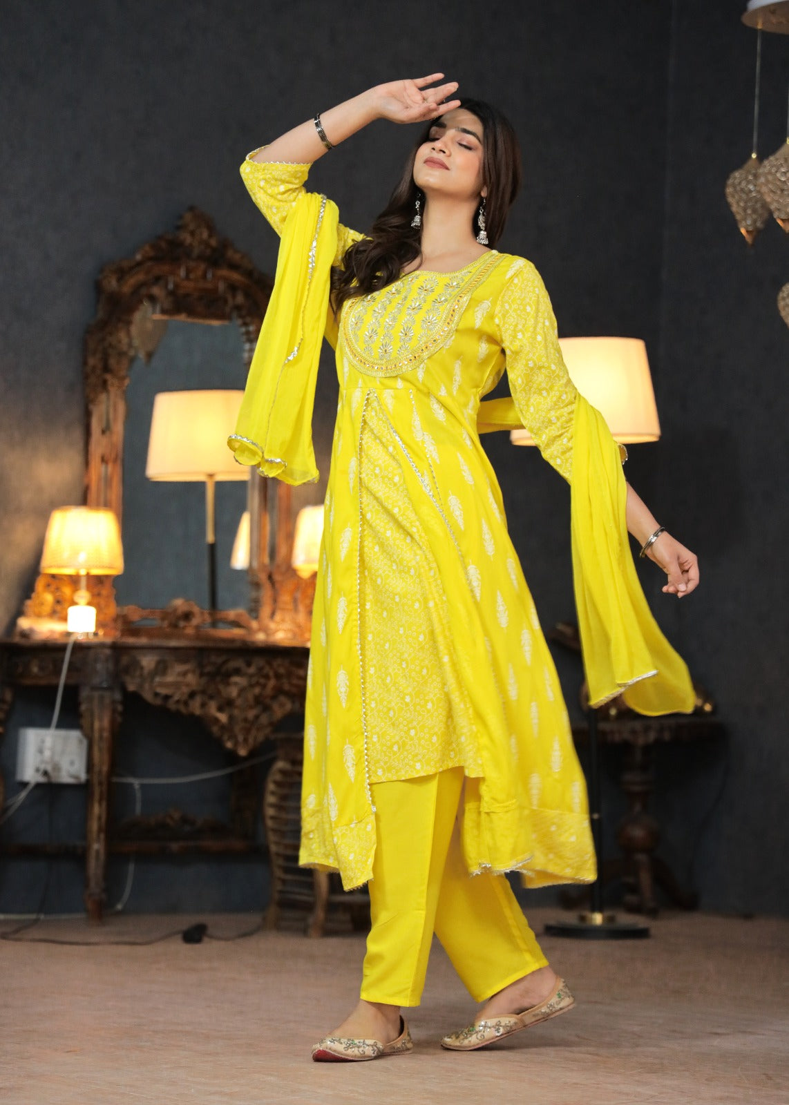Yellow embroidery 3-Piece set