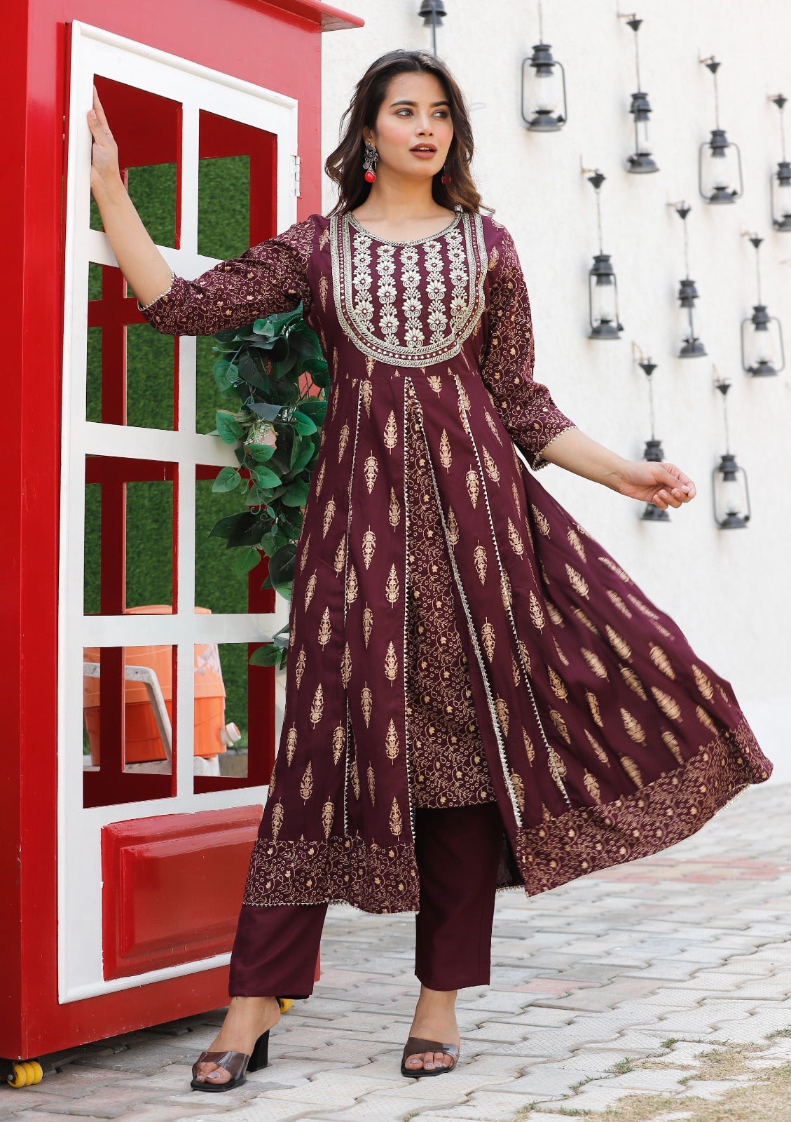 Brown embroidery 3-Piece set