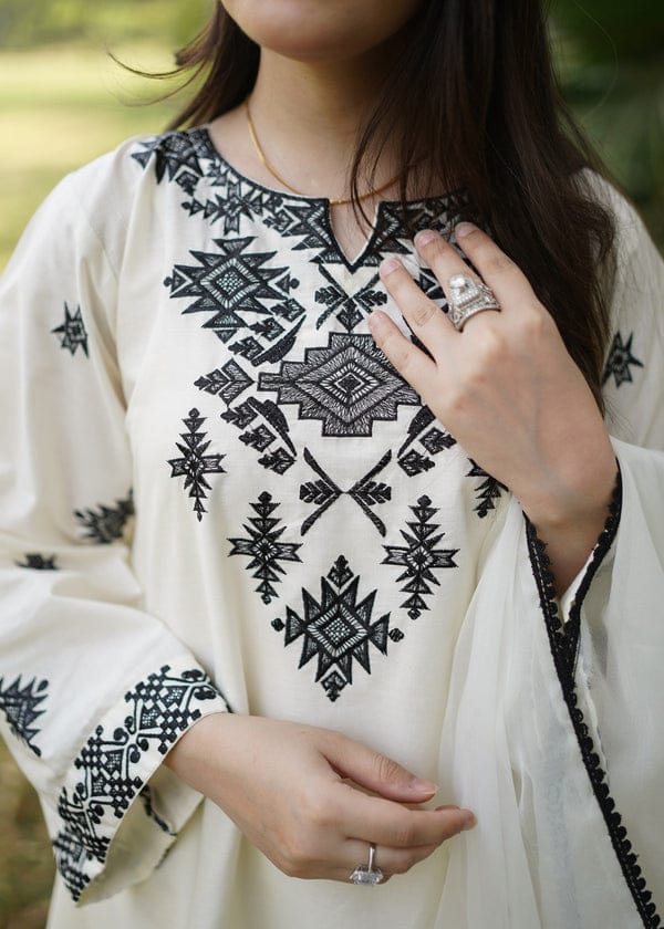 White Pakistani design suit set